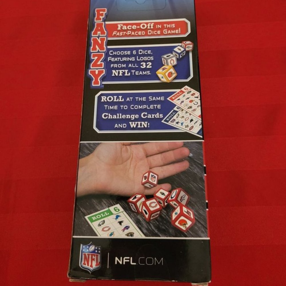 2018 N.F.L., FANZY / YAHTZEE GAME, STILL SEALED!!! - Picture 3 of 5